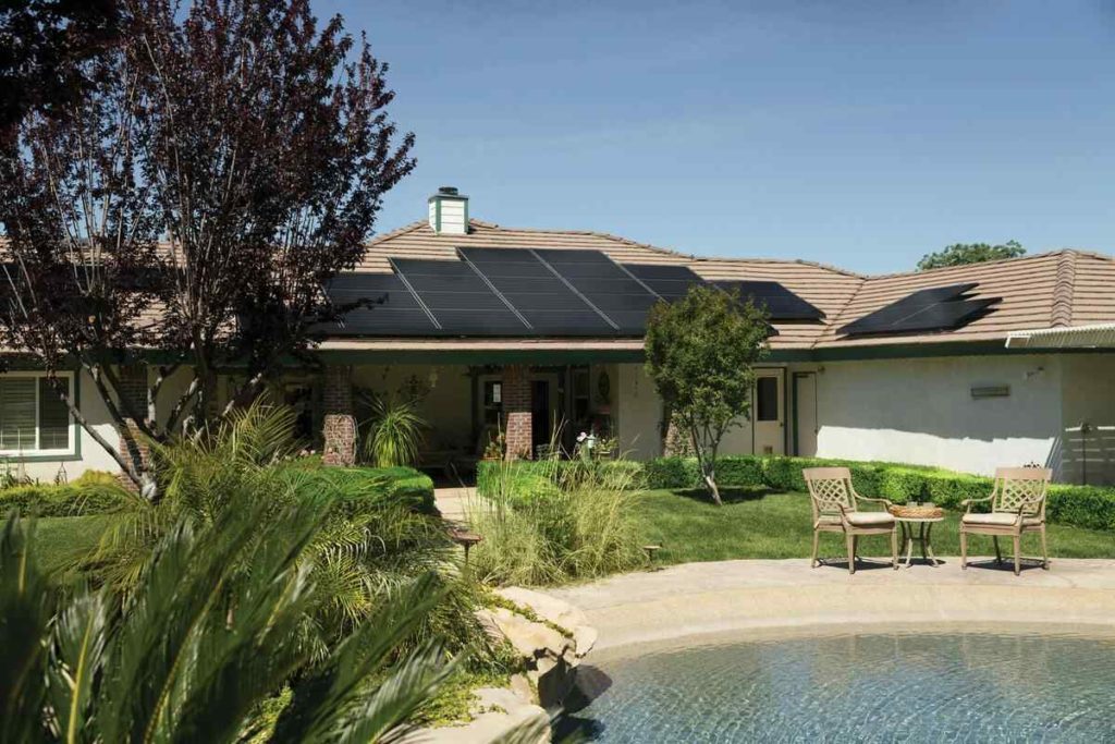 panneau solaire sur toit en kit
